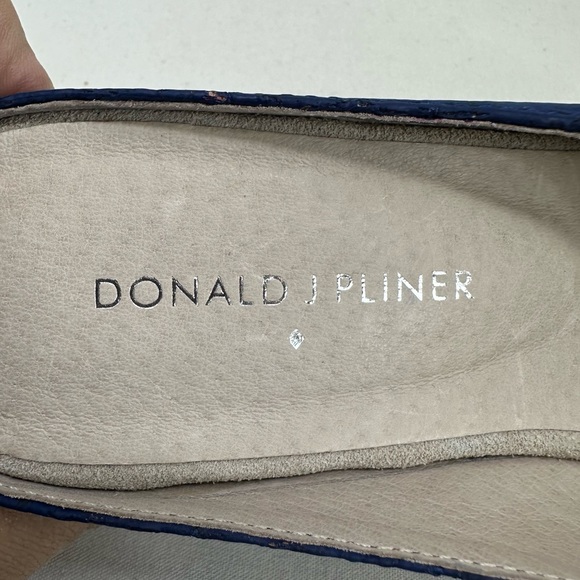 Donald J Pliner Gilles Woman's Blue Leather Upper Sandals - Picture 11 of 11